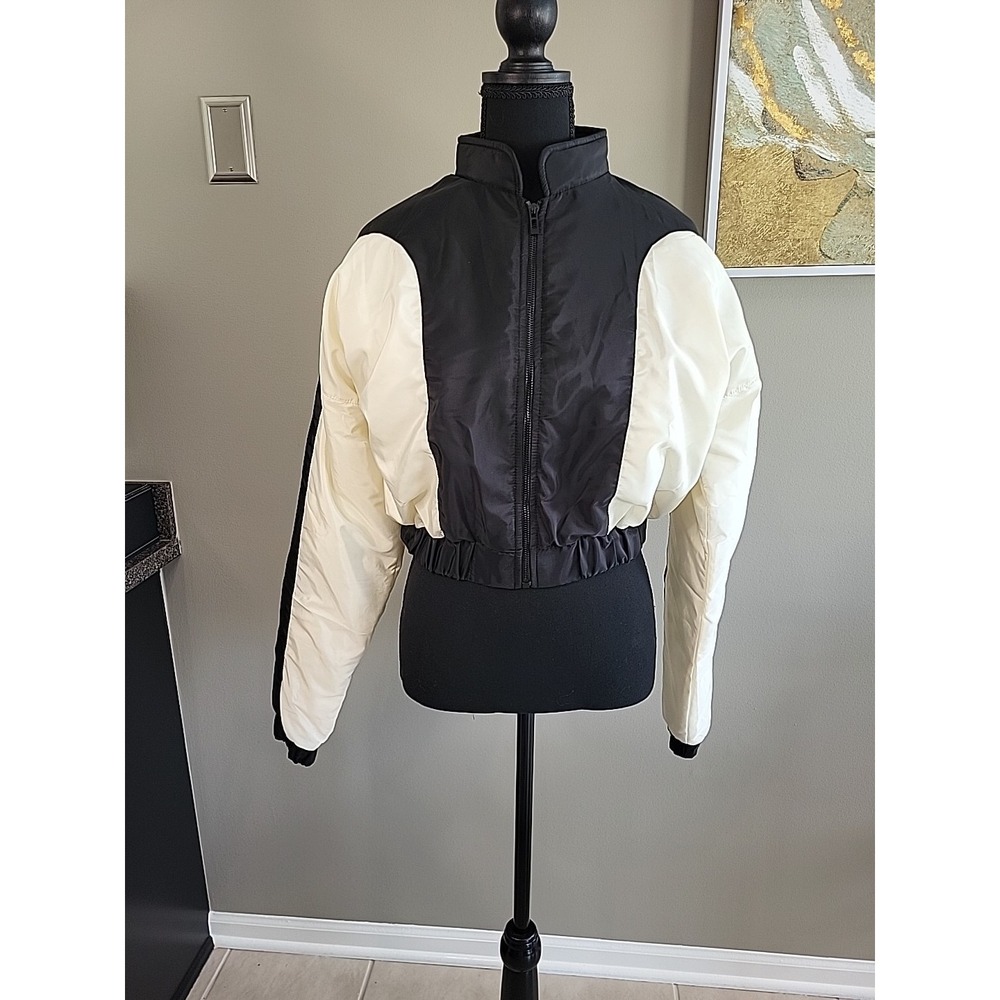 NEW Pretty Little Thing Cropped Puffer Coat Black White Block Sz Medium NWT